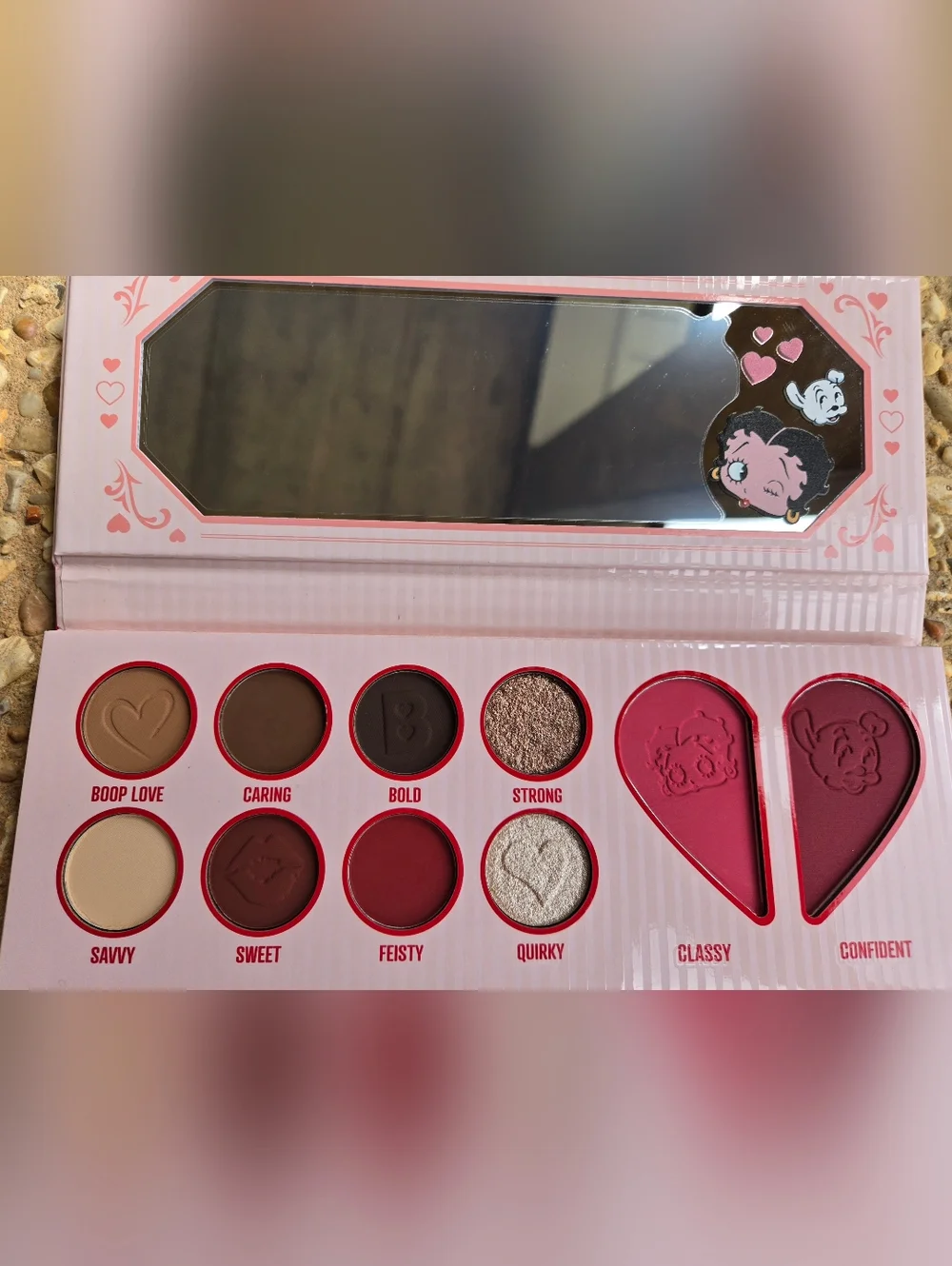 BRAND NEW NEVER USED Betty Boop "Unafraid to Be Me" Eyeshadow & Face Palette. - Picture 7 of 7